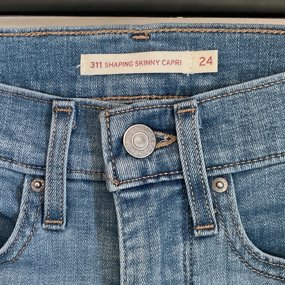 Levi's Blue Women's Capris
